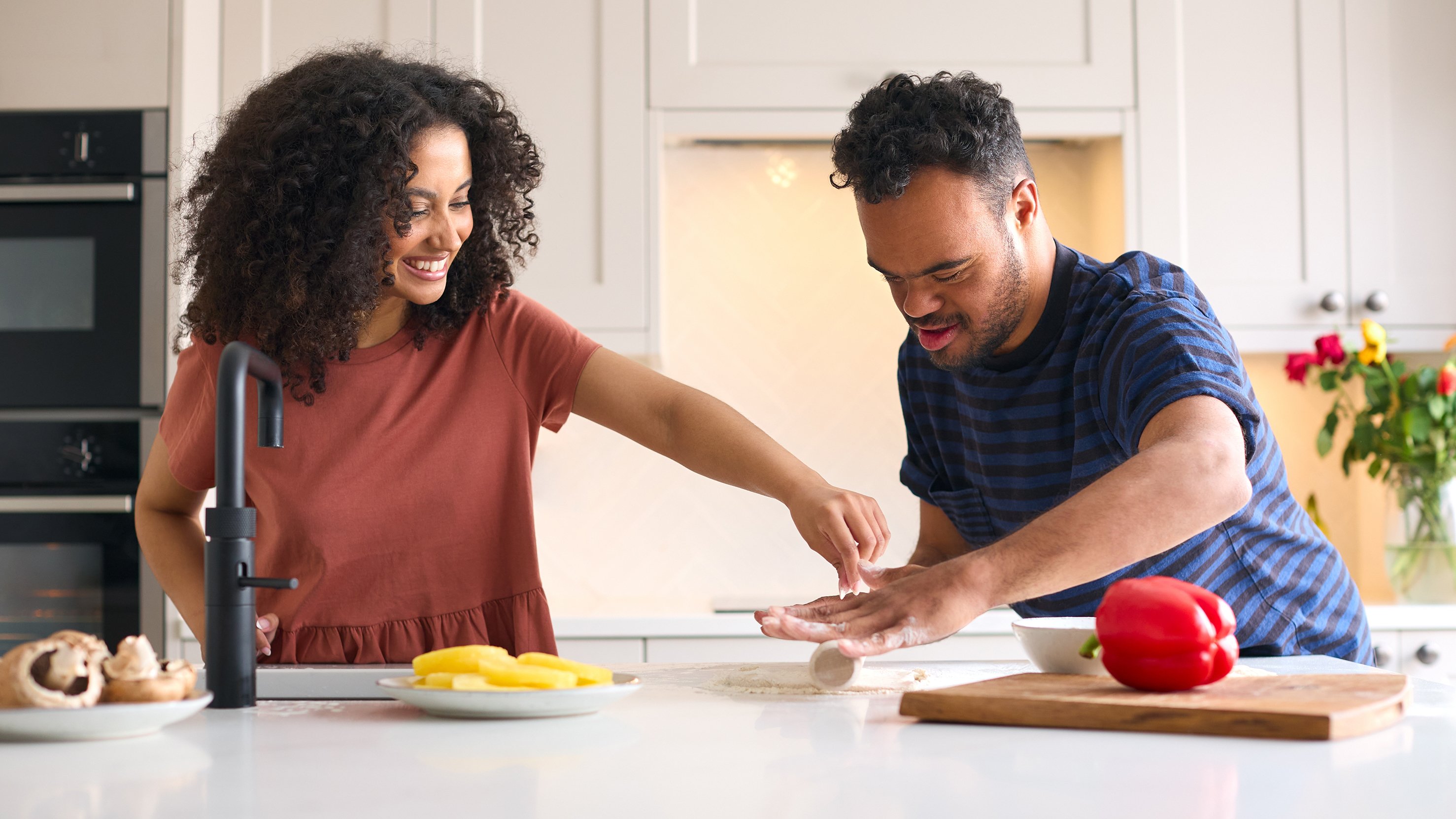 accept-care-ndis-helper-in-kitchen